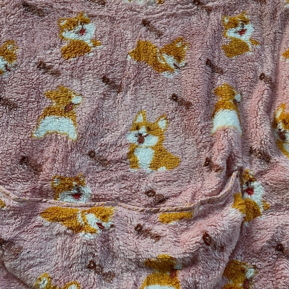 CORGI 😍 Super Soft Giant Sherpa Hoodie - Picture 7 of 9